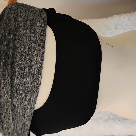 🦚 Black Strappy Top w Bralette - Picture 3 of 3